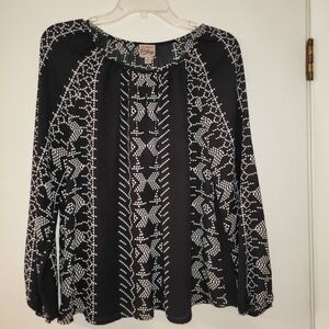 Como Vintage Black and White Patterned Blouse